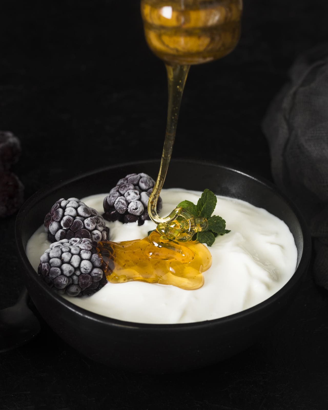 Postre de yogurt aderezada con una de las mejores mieles del mundo