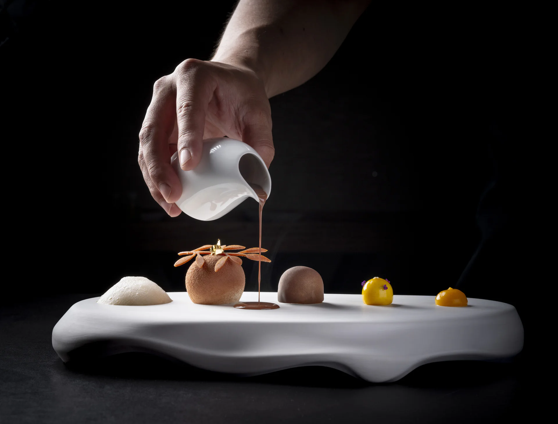 Plato de excelencia culinaria del restaurante Skina (2 Estrellas Michelin)