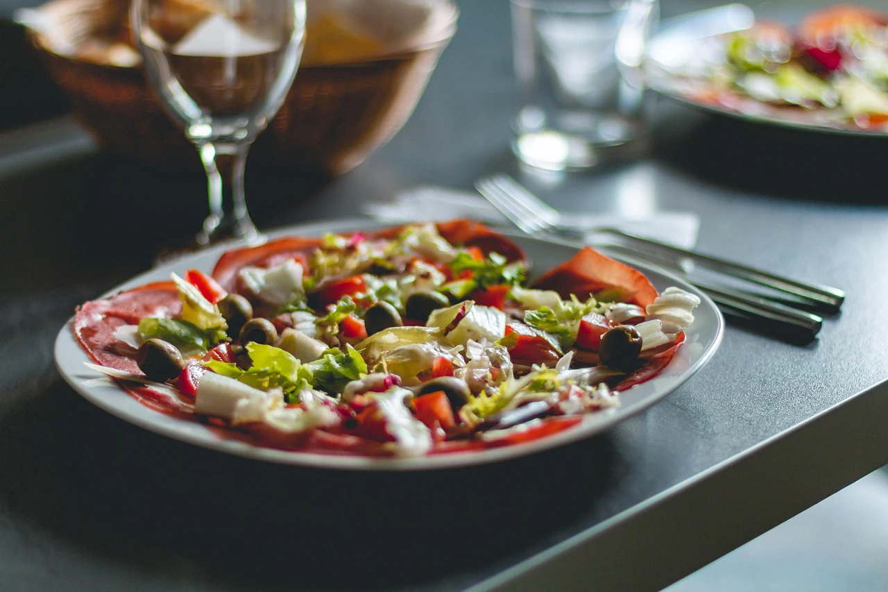 Ensalada mediterránea deliciosa